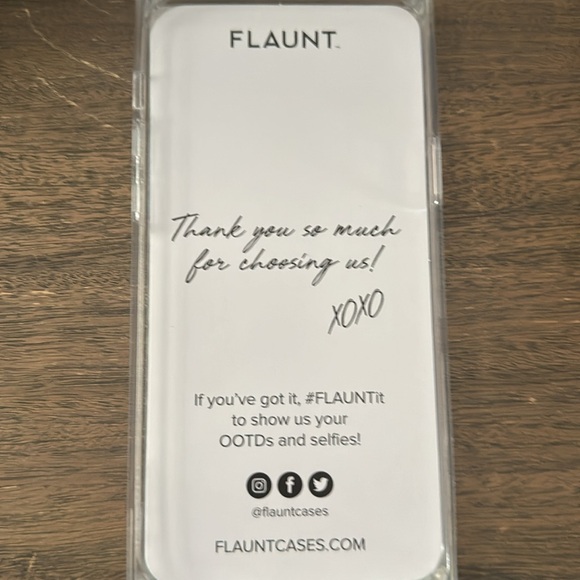 Flaunt new without box iPhone 12-12 Pro case - Picture 3 of 3